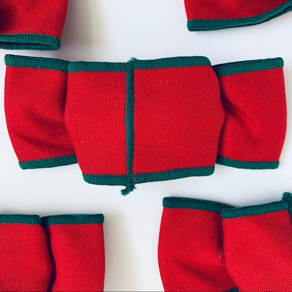 7 Red and Green Bow Napkin Rings - Picture 6 of 11